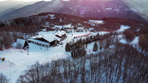Doganaccia Hotel | Albergo Rifugio La Grande Baita