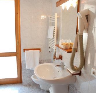 Auronzo di Cadore Hotel | Albergo Ristorante Cacciatori