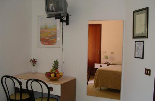 Falconara Marittima Hotel | Albergo Tenda Verde