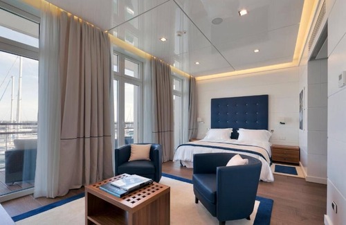 Loano Hotel | Albergo Yacht Club Marina di Loano