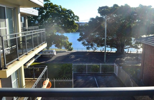 Forster Apartment | Albert Court 8 - Acrpss from Wallis Lake!