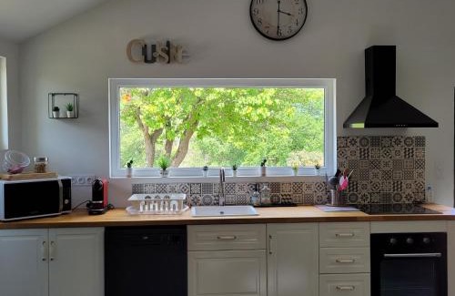 Galgon House | Albizia rouge - Gîte de charme à la campagne