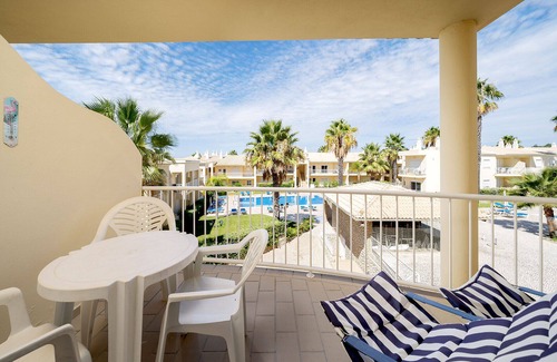 Vale de Parra Apartment | Albufeira Palm Tree With Pool by Homing