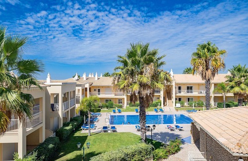 Vale de Parra Apartment | Albufeira Palm Tree With Pool by Homing