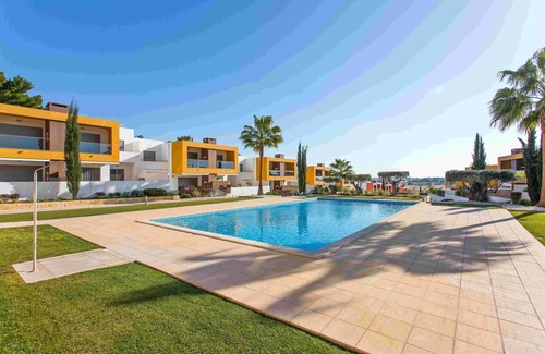 Vale de Parra Apartment | Albufeira Sunny Apartment 3 by Homing