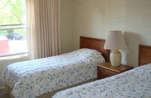Rio Rancho Condo | Albuquerque Int'l Balloon Fiesta 2BR/2Bath Condo Sleeps 6. Washer/Dryer. Balcony
