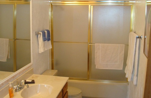 Rio Rancho Condo | Albuquerque Int'l Balloon Fiesta 2BR/2Bath Condo Sleeps 6. Washer/Dryer. Balcony