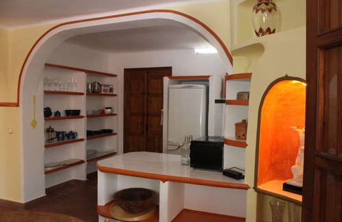 Orgiva House | Alcazaba - self-catering house with 2 double bedrooms, shower room and terrace