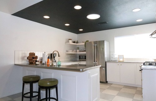 Lodi House | Alder Glen Getaway - Close to Wineries & Lodi Lake - Solar powered & EV hook-up