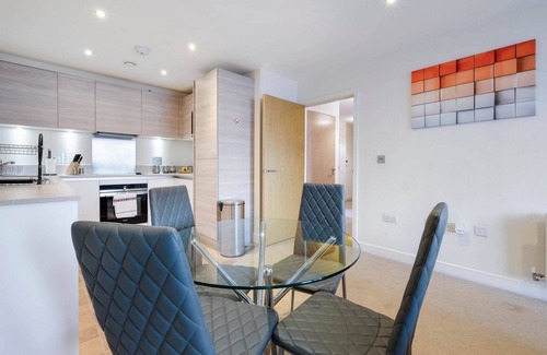 Bray on Thames Apartment | Alder House Serviced Apartment Maidenhead by 360stays