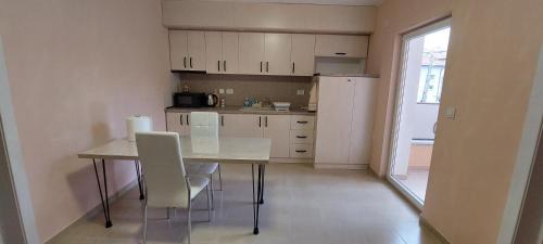 Gotse Delchev Hotel | ALEKSANDAR - guest rooms