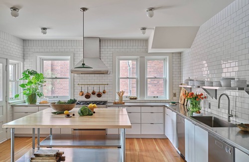Detroit Bed & Breakfast | ALEO