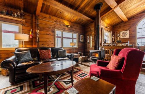 Alert Bay Bed & Breakfast | Alert Bay Lodge