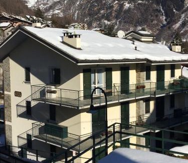 Chiesa in Valmalenco Apartment | Alessia House