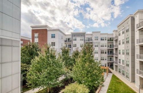 Cambridge Apartment | Alewife 2br w gym wd nr shopping T BOS-933