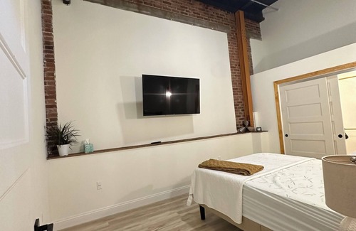 Wellesley Island Apartment | Alex Bay Waterside