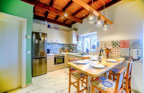 Kavvadades Apartment | Alex Cottage on the Hill-Lemon garden BBQ Parking