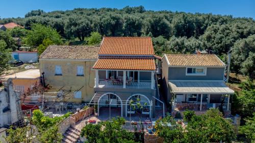 Kavvadades Apartment | Alex Cottage on the Hill-Lemon garden BBQ Parking