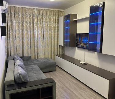 Sector 4 Apartment | Alex Mnl Lux Apartment free parking D12