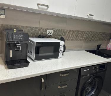 Sector 4 Apartment | Alex Mnl Lux Apartment free parking D12