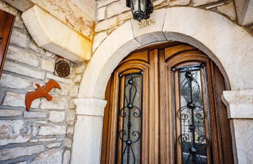 Figaleia House | Alexana - Traditional House