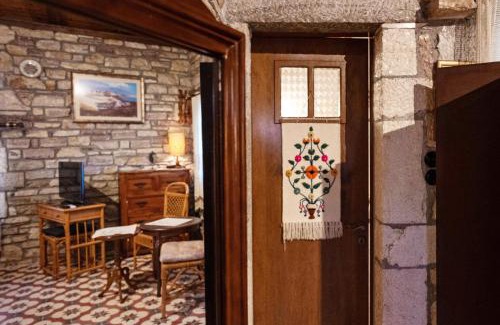Figaleia House | Alexana - Traditional House