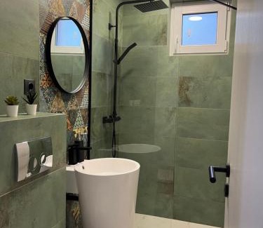 Medias Apartment | Alexander Cozy Apartment FREE PRIVATE PARKING