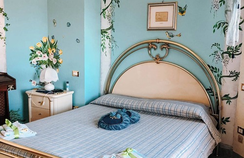 Collecorvino Bed & Breakfast | Alexander's Home | Sunny and luxurious B&B in Collecorvino