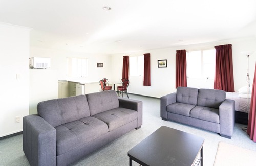 Alexandra Hotel | Alexandra Heights Motel