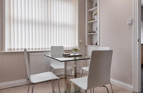 Gorseinon Apartment | Alexandra Lodge
