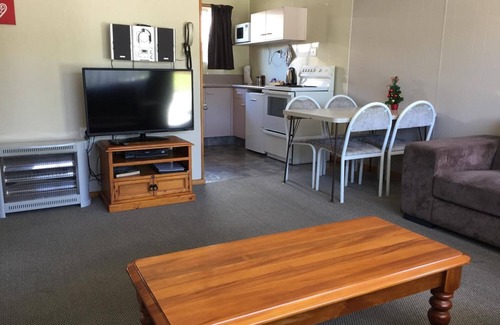 Alexandra Hotel | Alexandra Motor Lodge