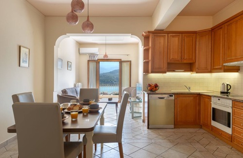 Kefalonia Apartment | Alexandra's cozy sea view apartment