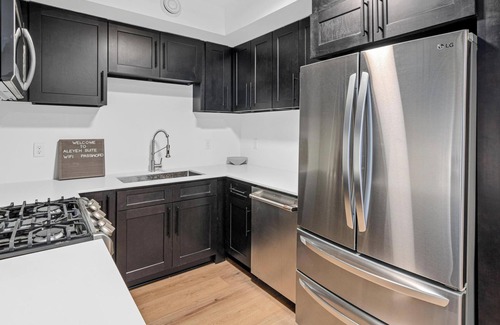 Minneapolis Apartment | Aleyeh Suites Lower-Level Unit 1