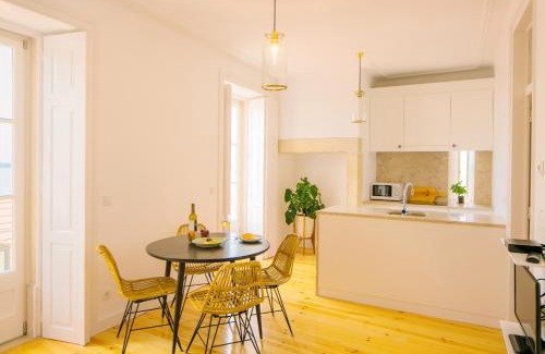 Se Apartment | Alfama Balcony River View by LovelyStay