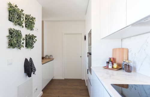 Santa Engracia Apartment | Alfama Lounge Three-Bedroom Apartment w/River View and Parking - by LU Holidays