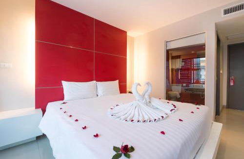 Patong Hotel | Alfresco Phuket Hotel
