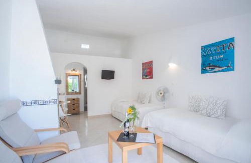 Praia da Luz Apartment | Algarve breeze studio in a subtropical garden