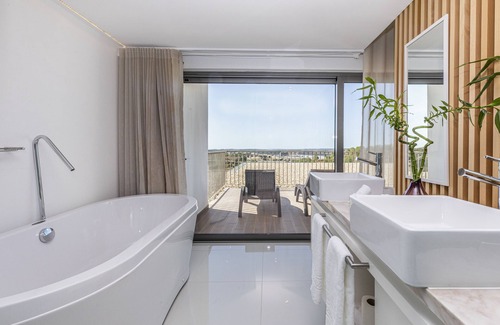 Barracao Hotel | Algarve Race Resort Hotel