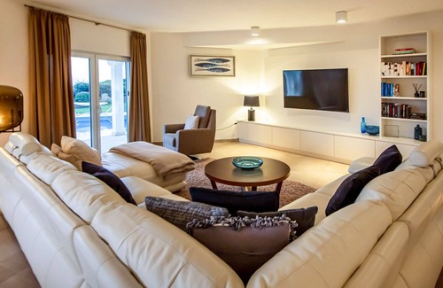 Benagil Villa | Algarve Villa with Iconic Benagil Views and Private Pool