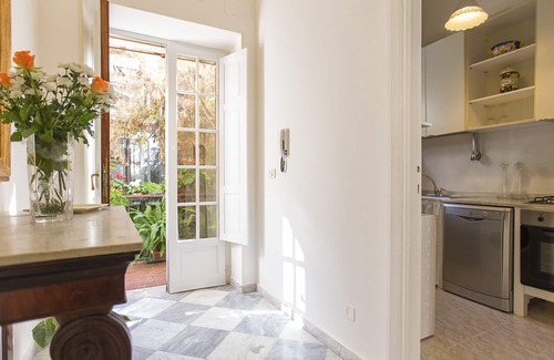 Alghero City Centre Apartment | Alghero - Old Town - Palazzo D'Albis with 3 bedrooms and 2 bathrooms