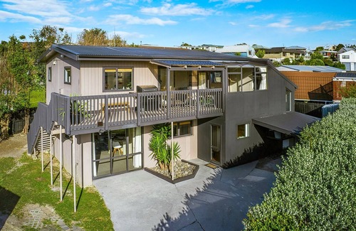 Algies Bay House | Algies Bay - Relax By The Sea