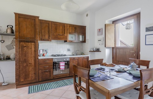 Passignano sul Trasimeno Apartment | Algioja Apartment with Pool & Parking