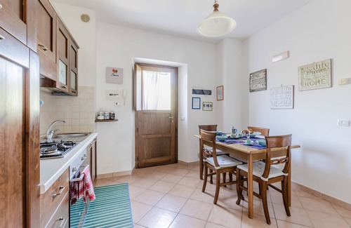 Passignano sul Trasimeno Apartment | Algioja Apartment with Pool & Parking