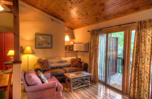 Boone House | Algonquin Cottage