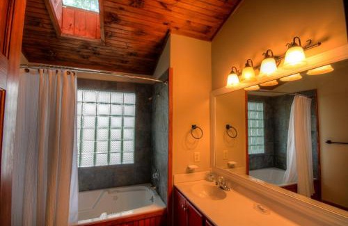 Boone House | Algonquin Cottage