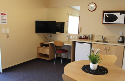North Dunedin Hotel | Alhambra Oaks Motor Lodge