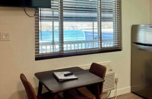 Lake of the Ozarks Apartment | Alhonna Resort's 1 Bedroom Efficiency Unit 21