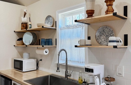 Dublin Cottage | Alice - Fully Furnished 4 Person Cottage for short or mid-term stays