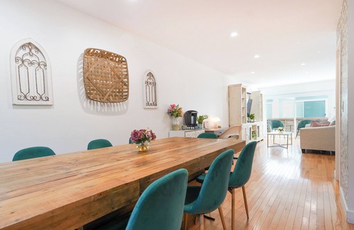 Santa Ana Apartment | Alice in Wonderland ☞ Self Check-In ☞ W/D ☞Free Parking☞2 Story ☞ Near Disney ☞