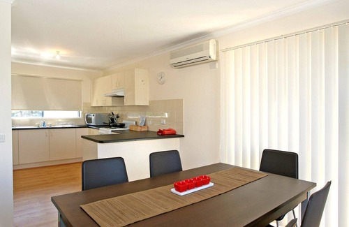 Aireys Inlet House | Alice's House - Can't Get Much Closer To The Shops & Cafes Then This
